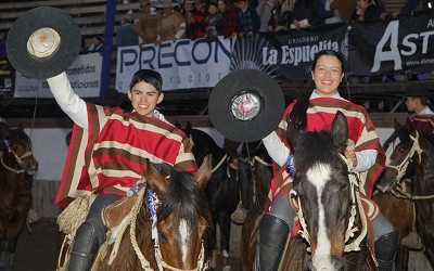 Montserrat Fuentes Leiva Brilla en el 22º Campeonato Nacional de Rodeo Escolar Junto a su Hermano Felipe Fuentes